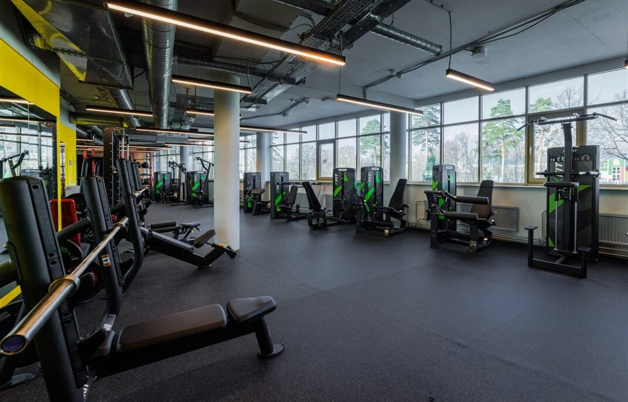 Зона групповых программ фитнес-клуба Top GYM